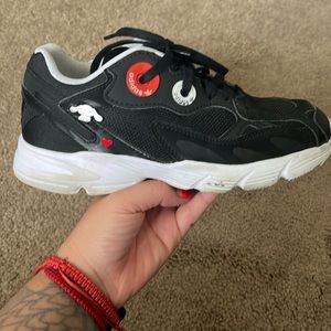 Hello kitty adidas 3Y